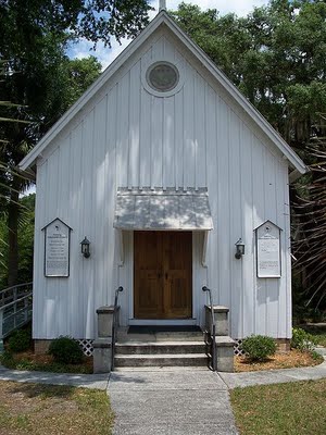 Silent-night-carpenter-gothic,-Trinity,-Melrose-780181